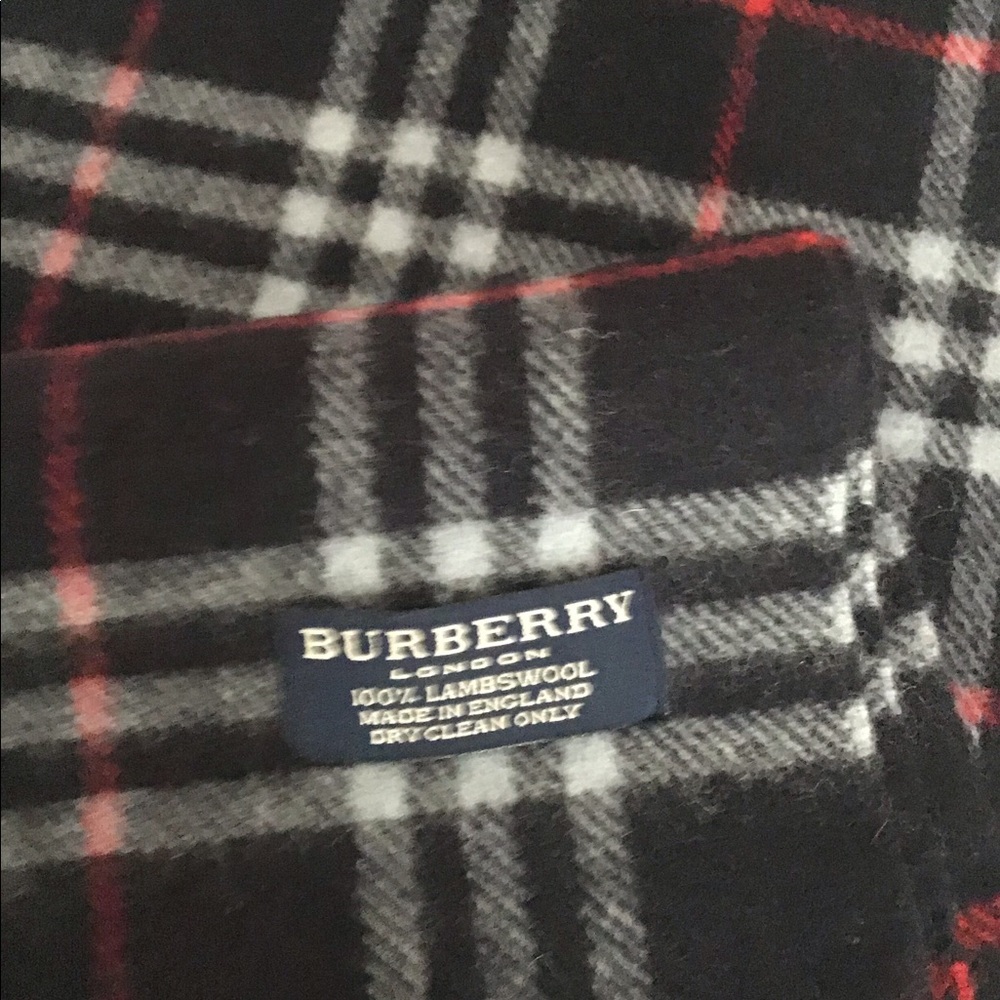 COPY - Authentic Burberry scarf - Picture 2 of 2